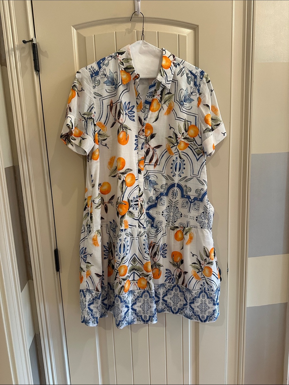 Chicos  Orange & Blue Tile Print Short Sleeve Tunic. With belt